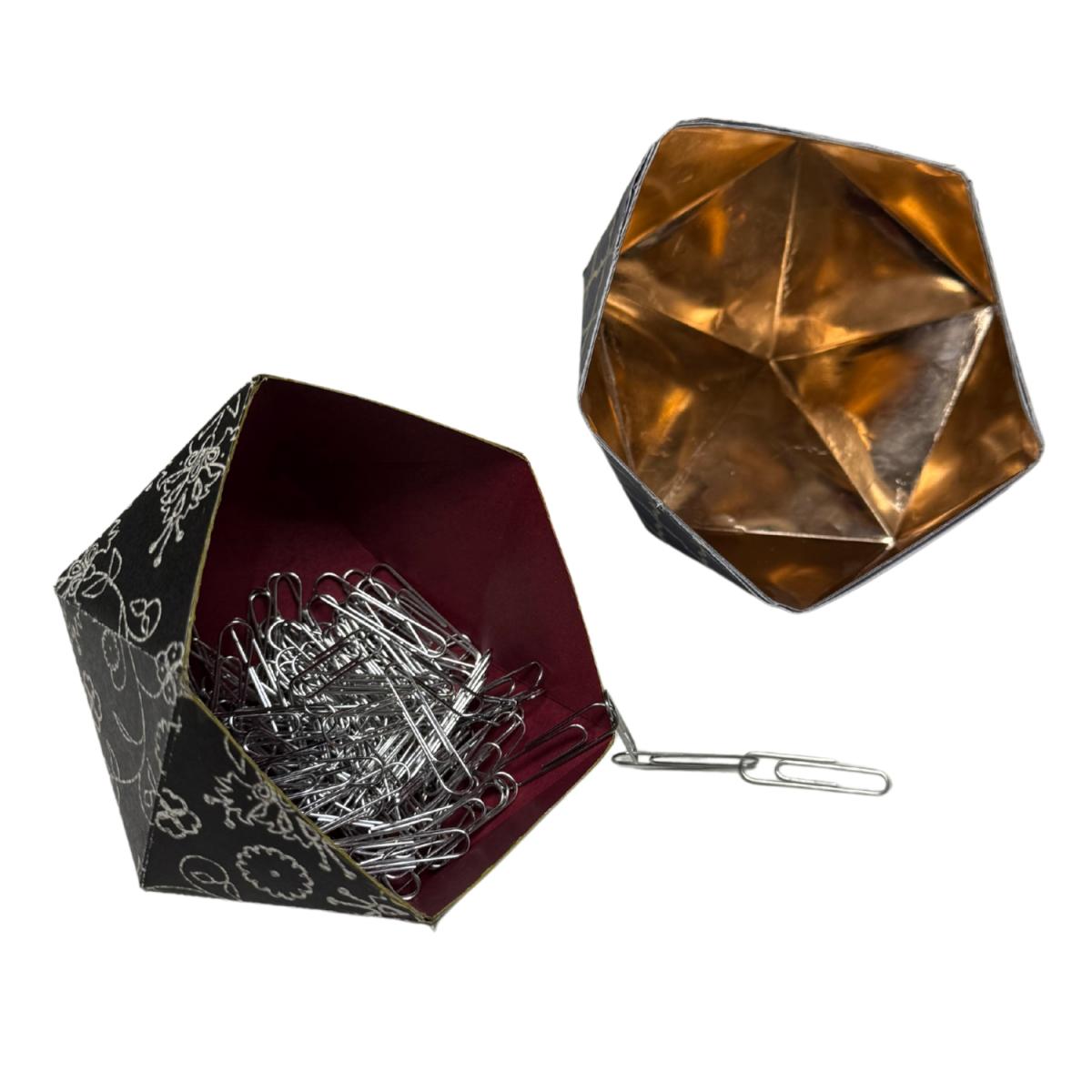 2 bowls in a geometric design